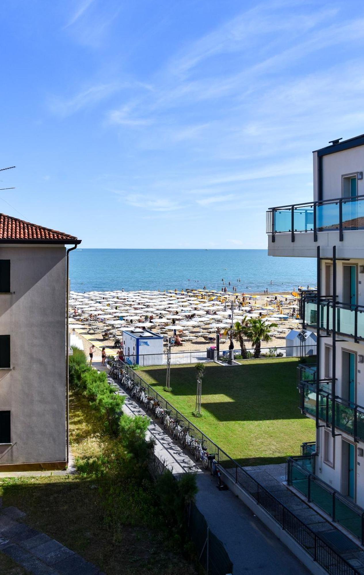 Hotel Umberto Лидо ди Йезоло Екстериор снимка