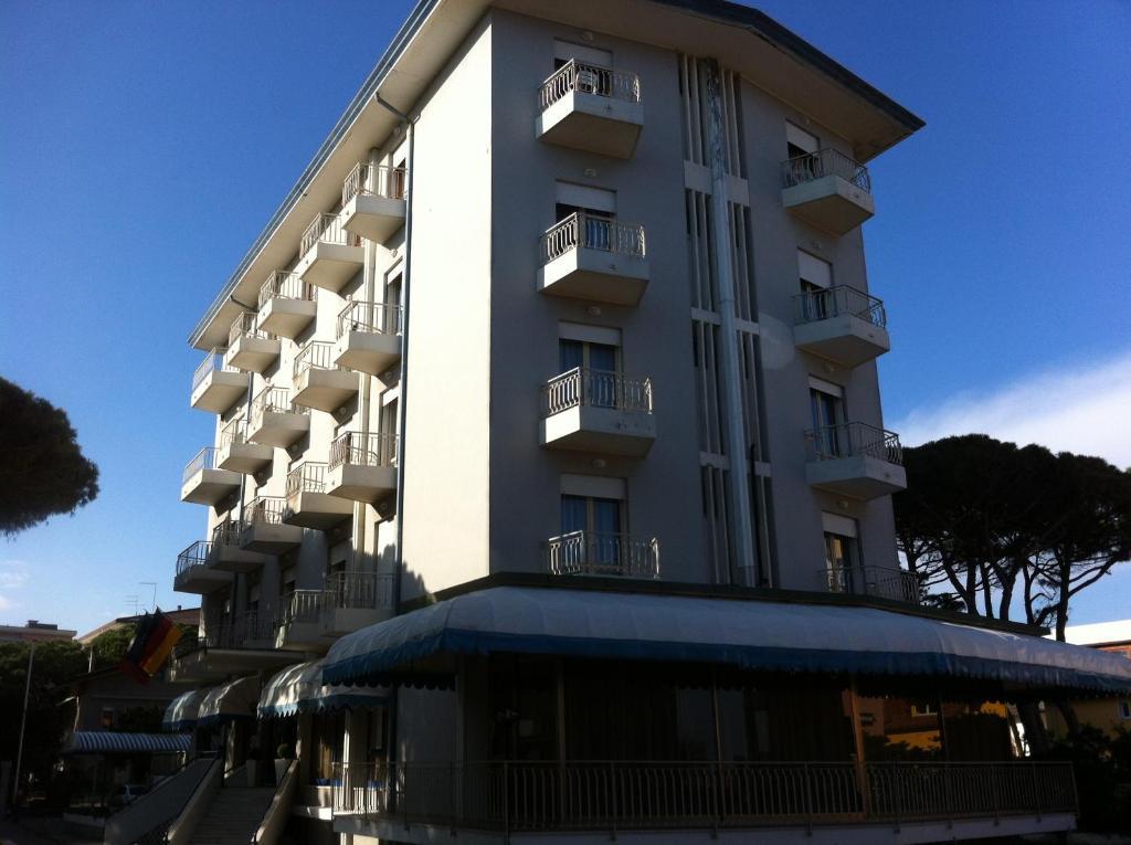 Hotel Umberto Лидо ди Йезоло Екстериор снимка