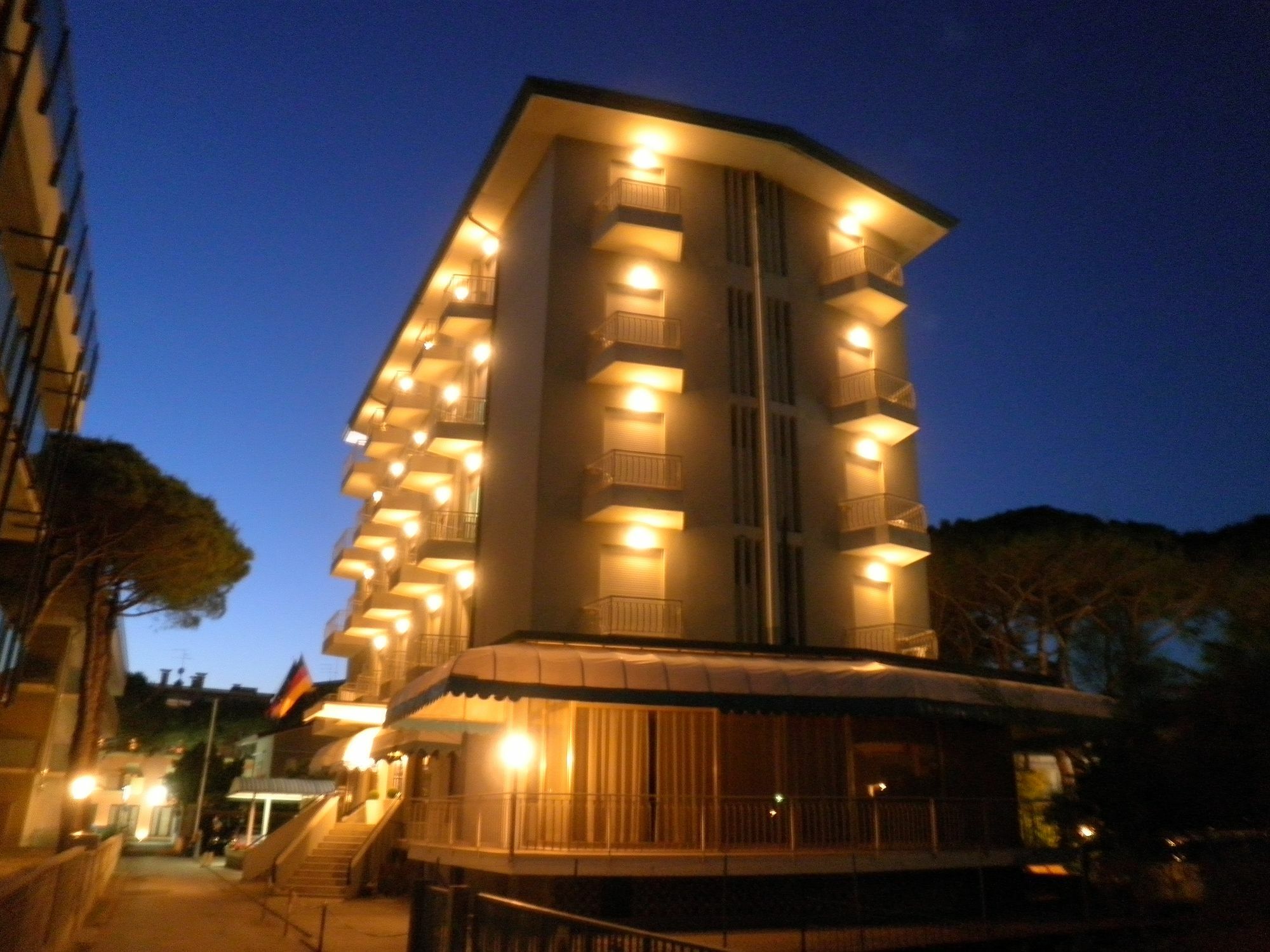Hotel Umberto Лидо ди Йезоло Екстериор снимка
