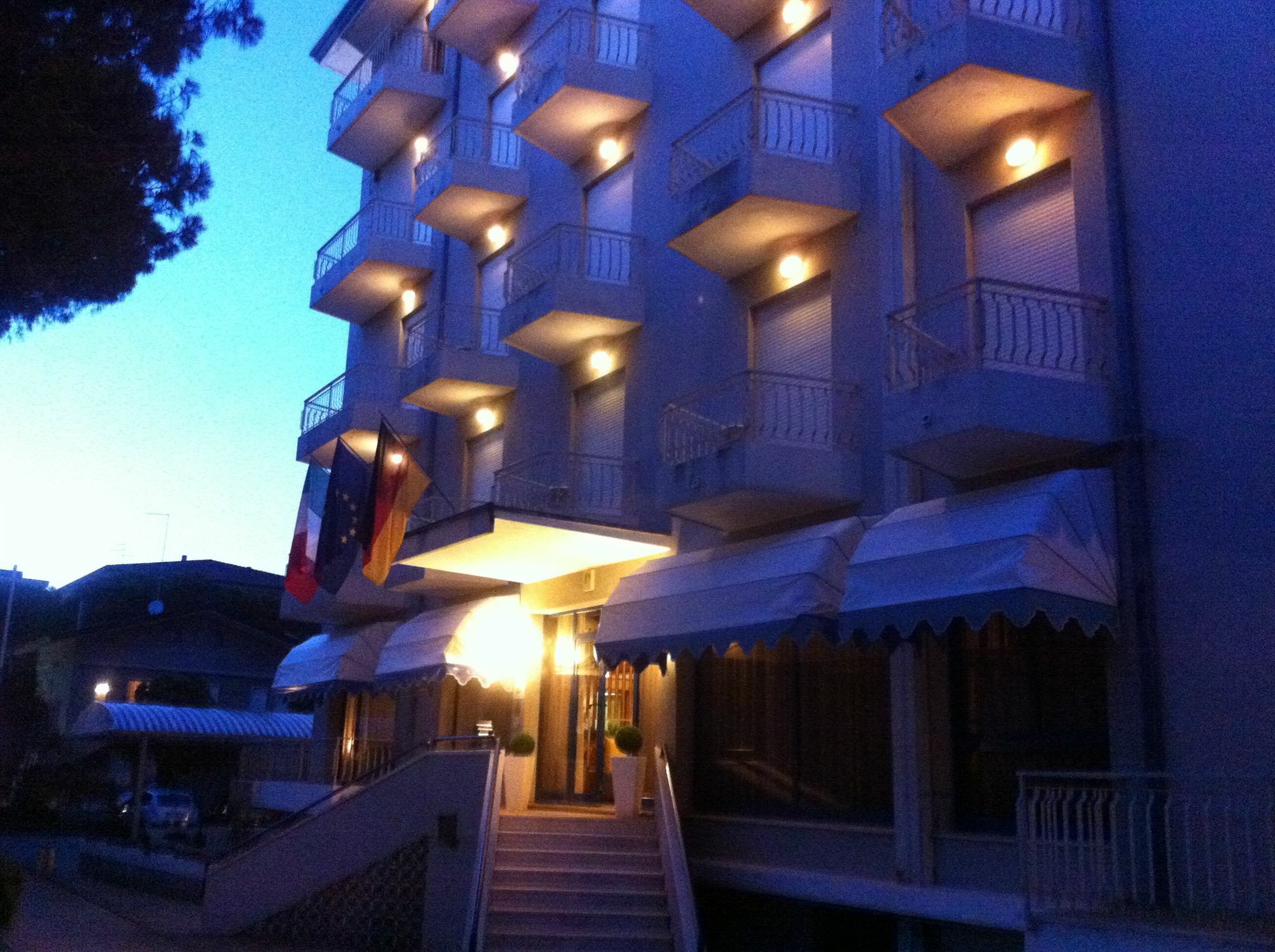 Hotel Umberto Лидо ди Йезоло Екстериор снимка